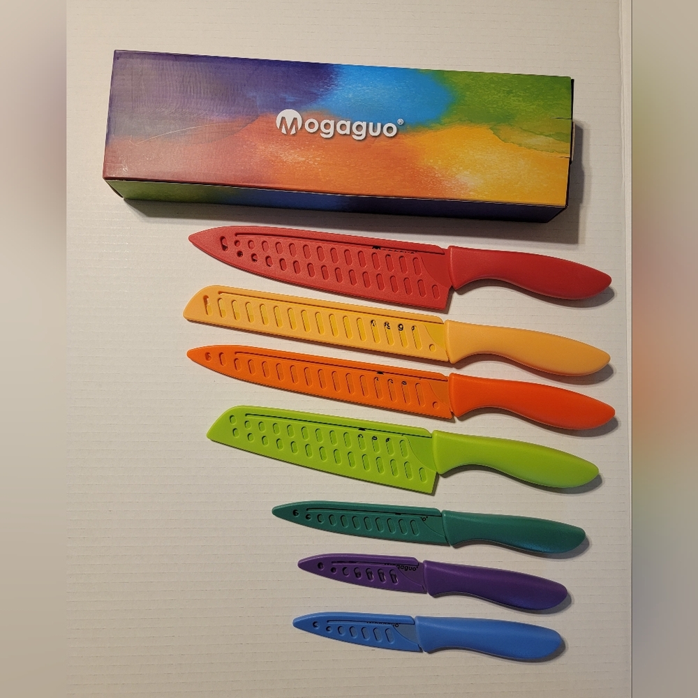 Mogaguo 7 peice Knife Set with covers